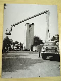 Tatra 148 vysokozdvižná plošina - fotografie