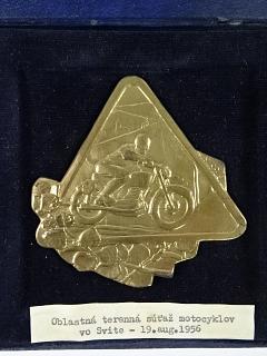 Oblastná terenná súťaž motocyklov vo Svite - 19. aug. 1956 - plaketa v etui