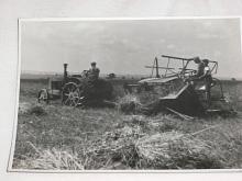 Traktor - sklizeň - fotografie
