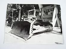 Buldozer - pásový traktor - SSSR - fotografie