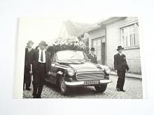 Škoda 1202 pohřební - fotografie