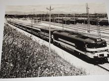 Renfe - lokomotiva - železnice - fotografie