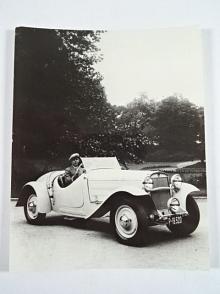 Ing. Petr Mucha na voze Praga Alfa po vítězství v 1000 mílích čs. 1933 - fotografie