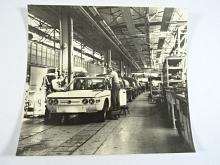Tatra - konečná montáž osobních automobilů T 613 v závodě v Příboře - fotografie