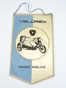 Velorex Hradec Králové - JAWA 350 + Velorex 700 - vlaječka - Start T. J. Olešnice v Orlických horách