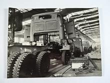 Tatra - montážní linka - fotografie