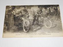 Douglas - pneu Hutchinson - pohlednice